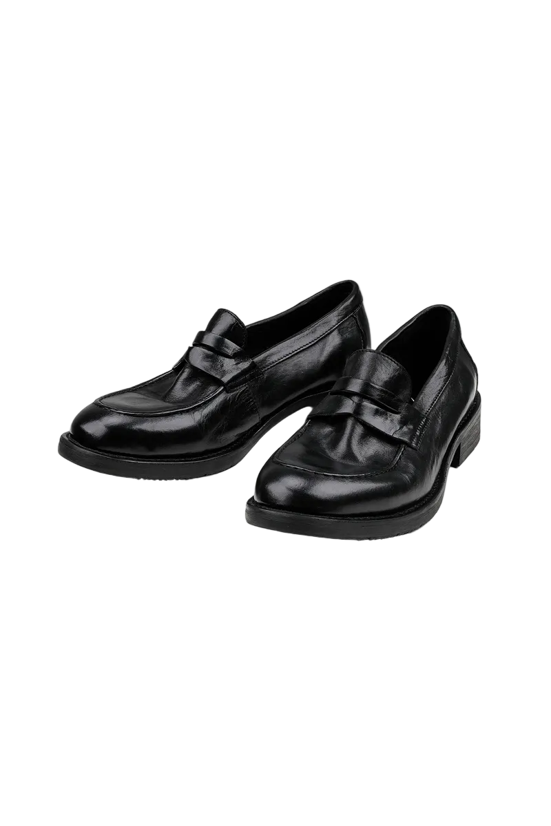Distressed Pointed Loafer Shoes