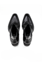 Pointed Toe Chelsea Boots