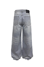 Pleated Washed Jeans