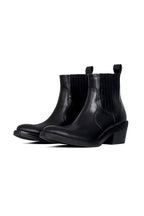 Calfskin Pointed Chelsea Boots