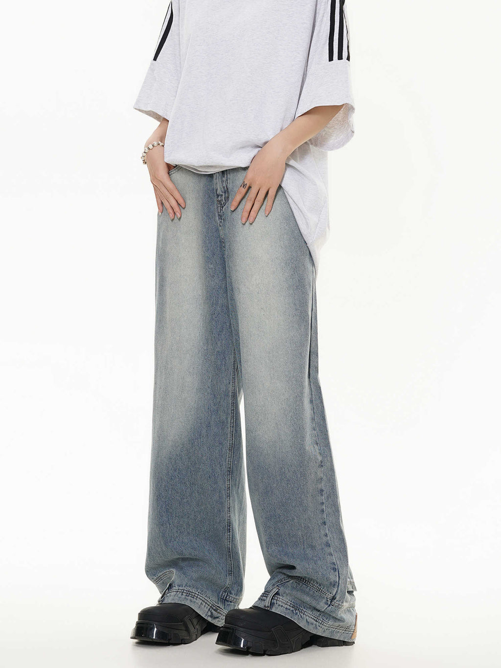 Inverted Washed Wide-Leg Jeans - EU Only