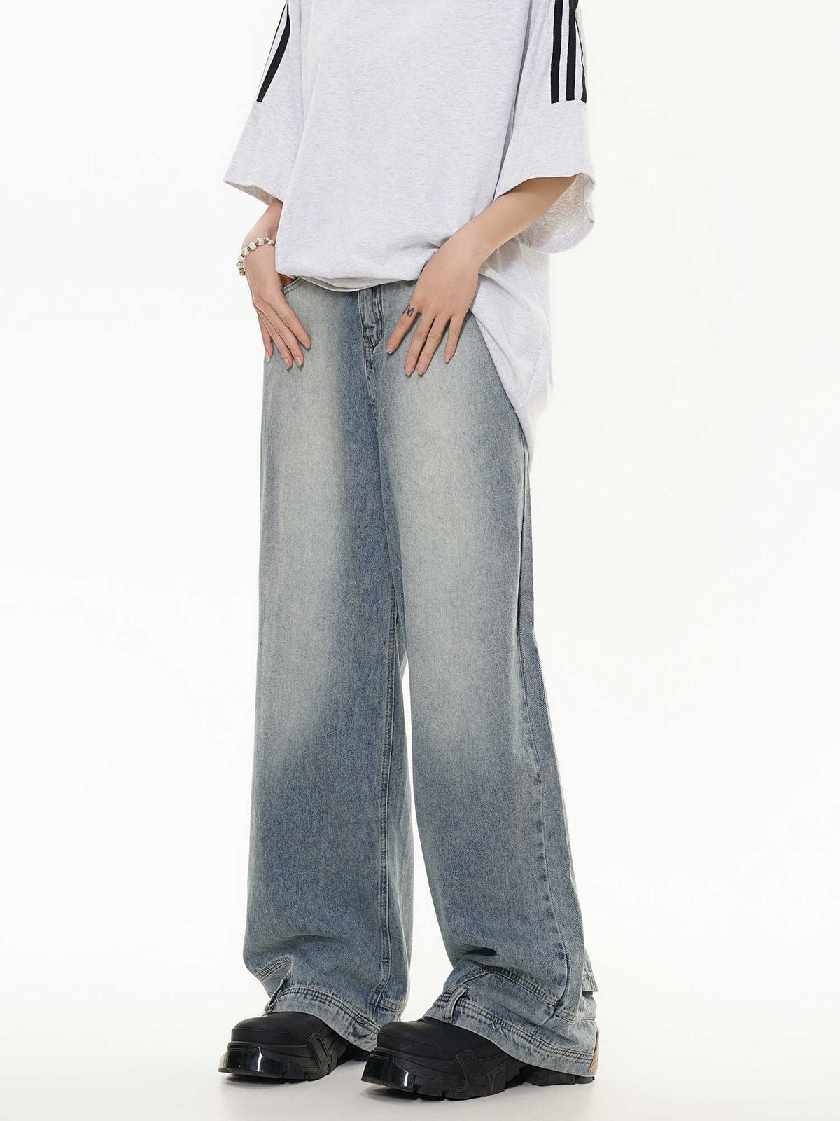 Inverted Washed Wide-Leg Jeans - EU Only